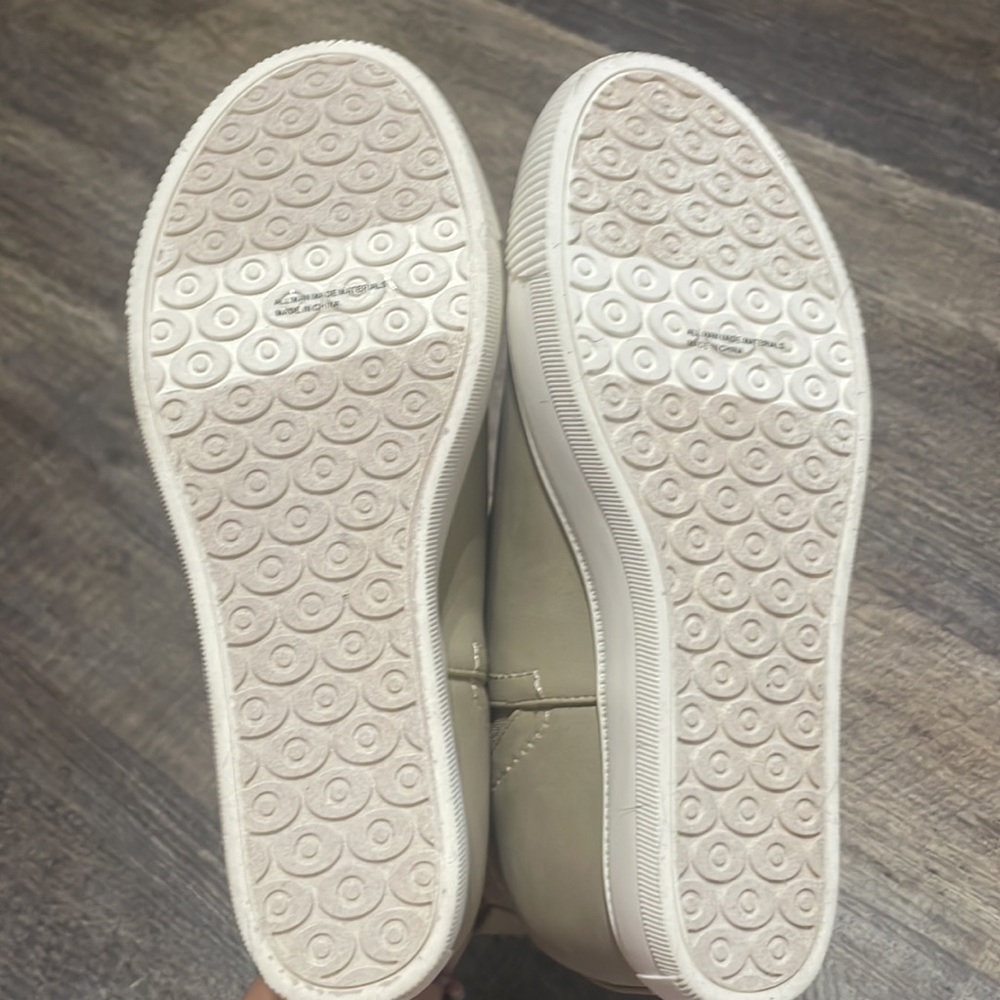 Brand new sneakers - Picture 4 of 5